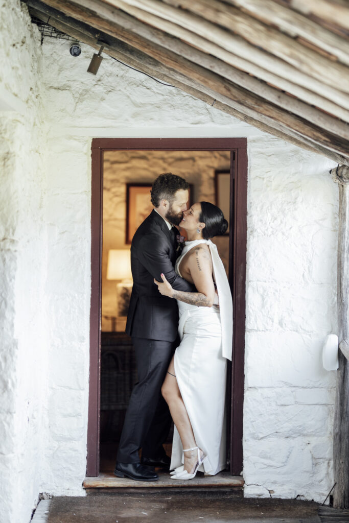 relaxed, candid documentary wedding photography at Emu bottom Homestead in sunbury. Macedon Ranges Wedding Photographer