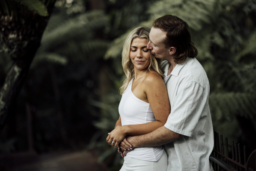 Melbourne Proposal Photography. A couple getting engaged in the botanical gardens in Melbourne