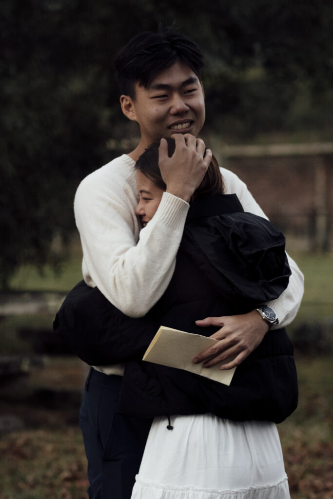 Melbourne Proposal Photography, Yarra Valley proposal. Engagement photos in Yarra Valley. Yarra Valley. Proposal in Melbourne. Cinimatic photography.