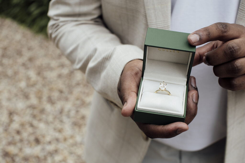 Melbourne Proposal Photography, Yarra Valley proposal. Engagement photos in Yarra Valley. Yarra Valley. Proposal in Melbourne. Cinimatic photography. Winery. pietro gallus estate